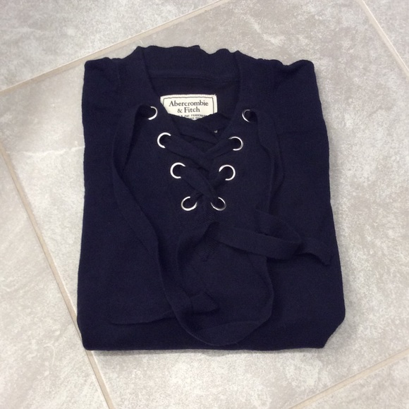 Abercrombie & Fitch Lace Up Sweater - Picture 2 of 4